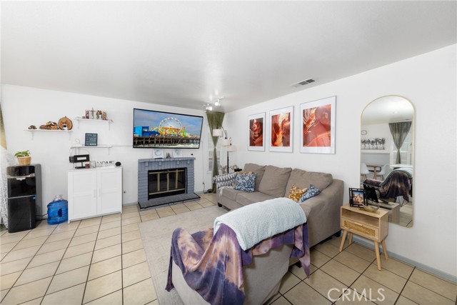 Detail Gallery Image 5 of 42 For 10462 Kemper Ave, Adelanto,  CA 92301 - 3 Beds | 2 Baths