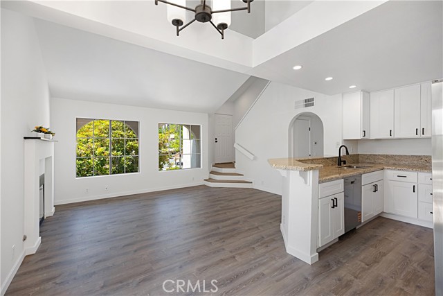 Detail Gallery Image 2 of 49 For 26532 Merienda #5, Laguna Hills,  CA 92656 - 2 Beds | 2 Baths