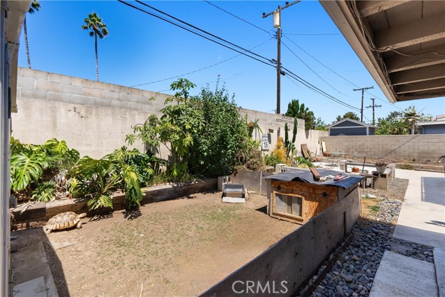 Detail Gallery Image 20 of 23 For 18021 Gulf Ln, Huntington Beach,  CA 92646 - 6 Beds | 4 Baths