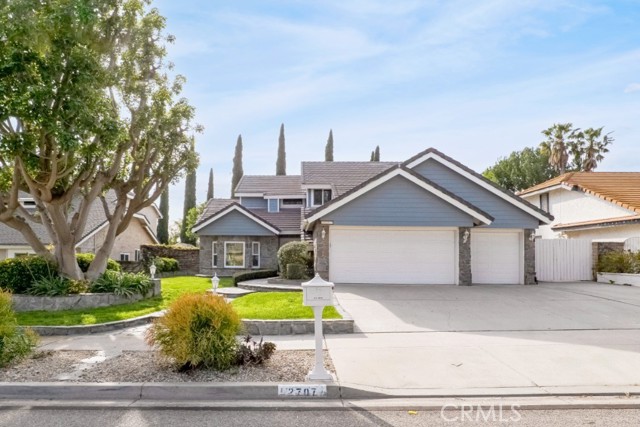 Detail Gallery Image 3 of 49 For 2707 Bitternut Cir, Simi Valley,  CA 93065 - 4 Beds | 3 Baths