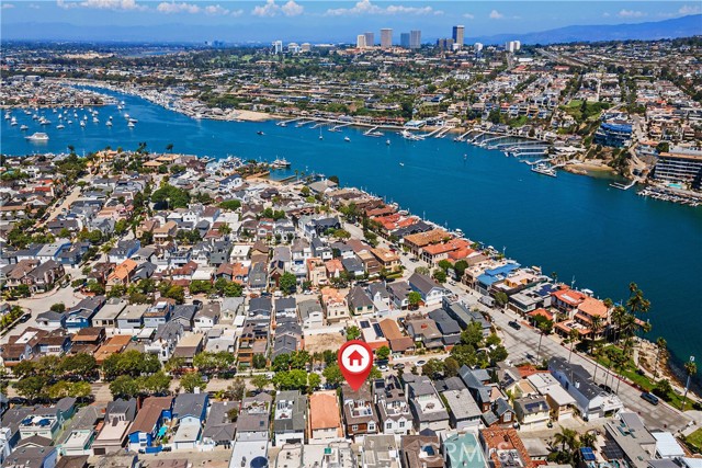 2149 E Ocean Boulevard, Newport Beach CA: https://media.crmls.org/medias/8d48efbd-1ee6-4c22-8816-3e72c24b86e6.jpg