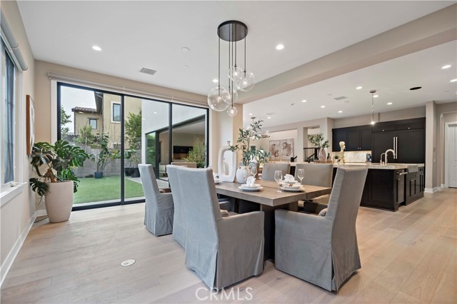 Detail Gallery Image 11 of 36 For 115 Interstellar, Irvine,  CA 92618 - 5 Beds | 5/1 Baths