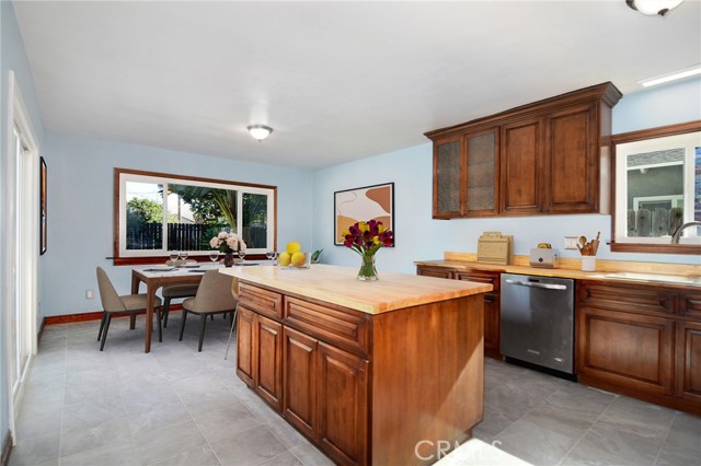 Detail Gallery Image 9 of 36 For 7746 Mclaren, West Hills,  CA 91304 - 3 Beds | 2 Baths