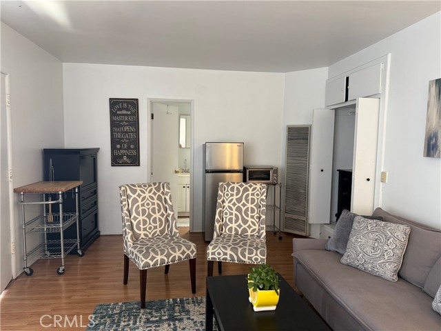 504 1/2 Marigold, Corona del Mar CA: https://media.crmls.org/medias/8d49be41-e015-41f9-9b5c-fe2f8f94e22f.jpg