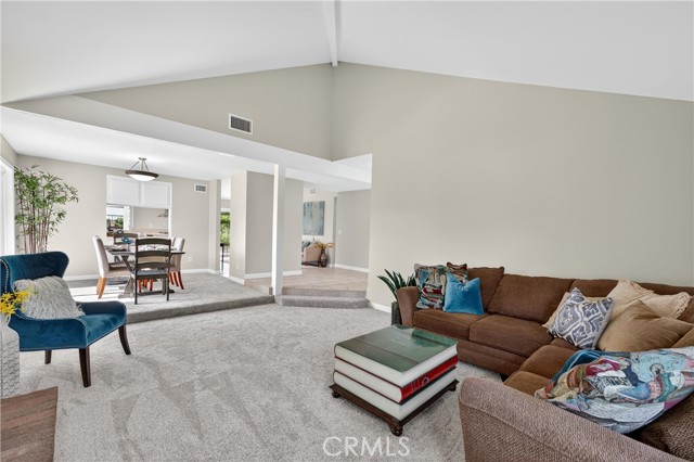 Detail Gallery Image 10 of 44 For 6701 E Leafwood Dr, Anaheim Hills,  CA 92807 - 3 Beds | 2 Baths