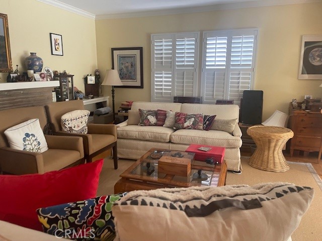 308 N Bowling Green Way, Los Angeles CA: https://media.crmls.org/medias/8d4b6c13-b72a-40e6-bfae-a2570ecd8efa.jpg