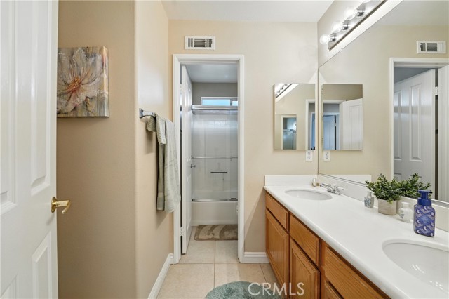 15019 Avenida Compadres, Chino Hills CA: https://media.crmls.org/medias/8d4b6c45-bc88-45bf-bb25-8885a8c4ba3a.jpg