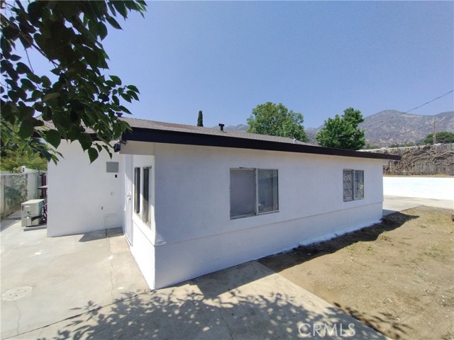 13410 Berg Street, Sylmar CA: https://media.crmls.org/medias/8d4c149a-ac72-4d18-9740-931c54aa4377.jpg