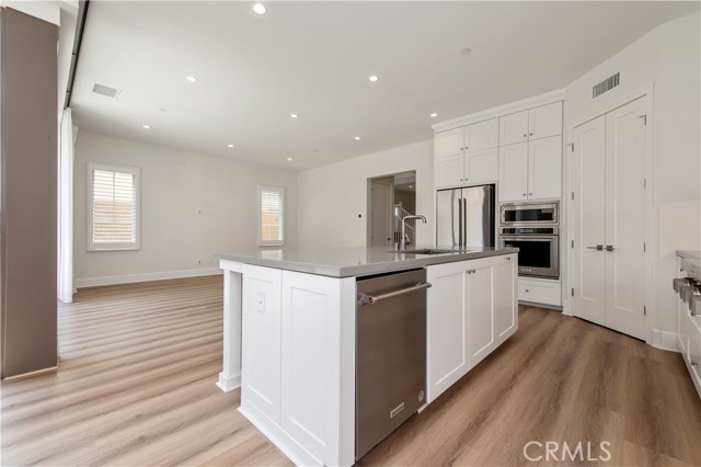 Detail Gallery Image 15 of 40 For 216 Piazza, Irvine,  CA 92602 - 4 Beds | 4 Baths