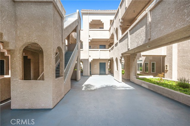 Detail Gallery Image 33 of 59 For 4591 Warner Ave #101,  Huntington Beach,  CA 92649 - 3 Beds | 2 Baths