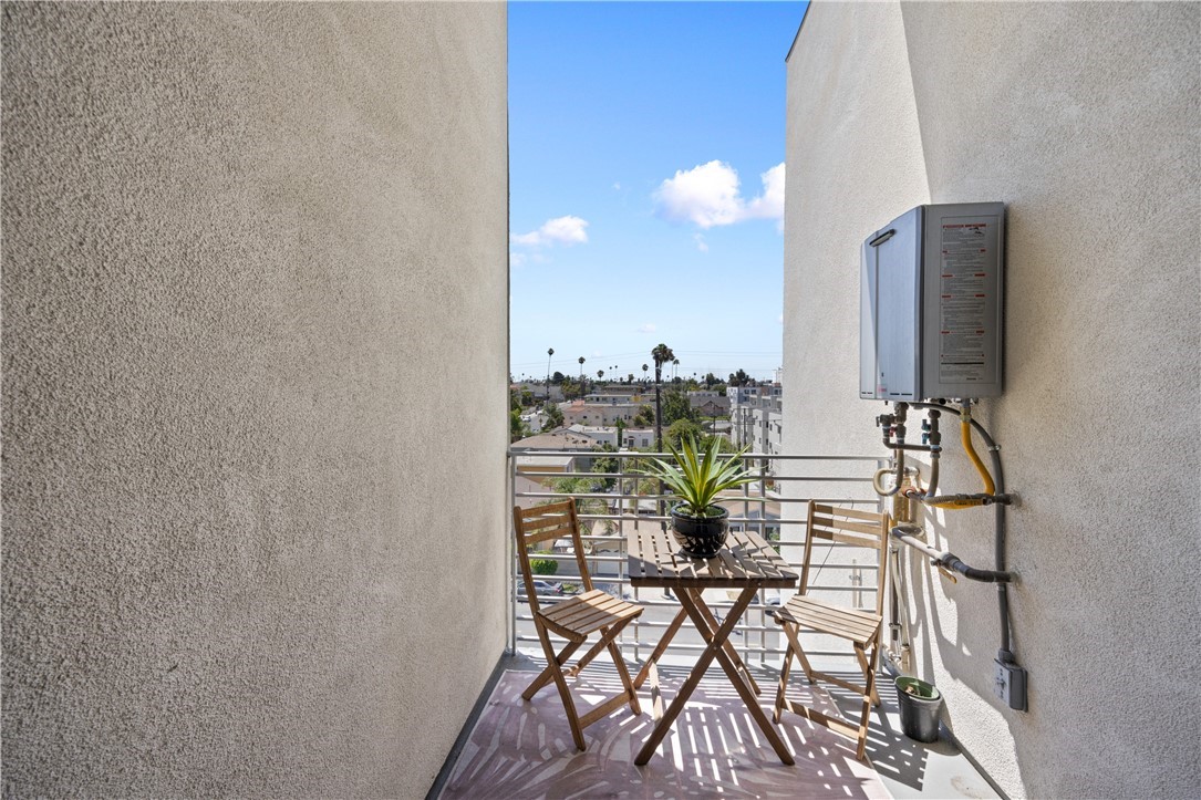 Detail Gallery Image 30 of 33 For 1055 S Serrano Ave #505,  Los Angeles,  CA 90006 - 2 Beds | 2 Baths