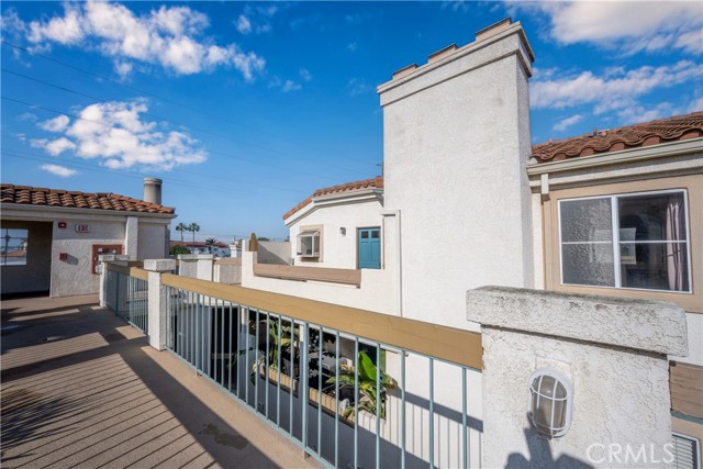 Detail Gallery Image 3 of 55 For 3605 E Anaheim #407,  Long Beach,  CA 90804 - 3 Beds | 2 Baths