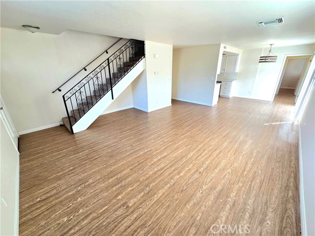 Detail Gallery Image 3 of 24 For 10784 Pine St, Los Alamitos,  CA 90720 - 3 Beds | 2 Baths