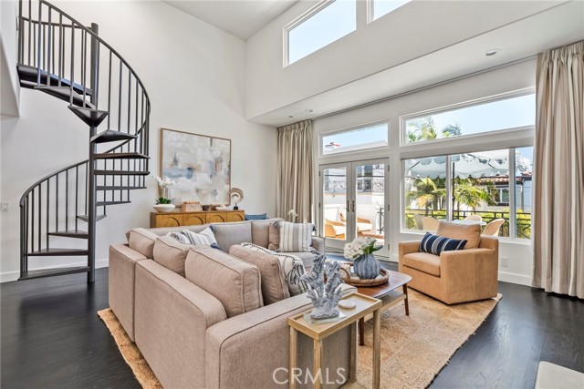 720 Manhattan Beach, Manhattan Beach, California 90266, 2 Bedrooms Bedrooms, ,2 BathroomsBathrooms,Residential,For Sale,Manhattan Beach,SB26077067
