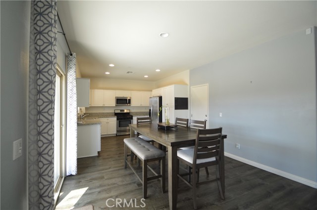 Detail Gallery Image 5 of 36 For 7064 Sweetleaf, Fontana,  CA 92336 - 4 Beds | 2/1 Baths