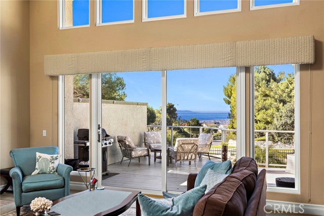 Detail Gallery Image 2 of 51 For 25 Lucerne St, Newport Beach,  CA 92660 - 3 Beds | 2/1 Baths