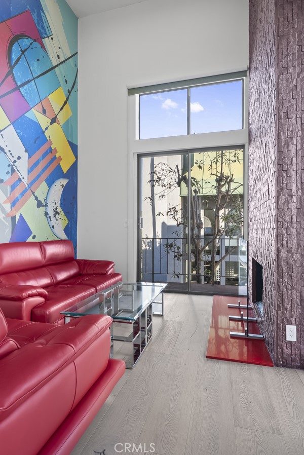 Detail Gallery Image 16 of 21 For 5315 White Oak #M,  Encino,  CA 91316 - 3 Beds | 3 Baths