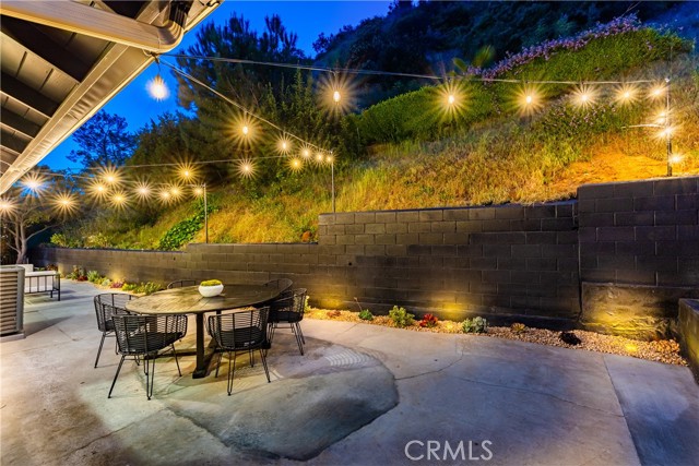 Detail Gallery Image 48 of 71 For 2321 Coldwater Canyon Dr, Beverly Hills,  CA 90210 - 3 Beds | 2 Baths