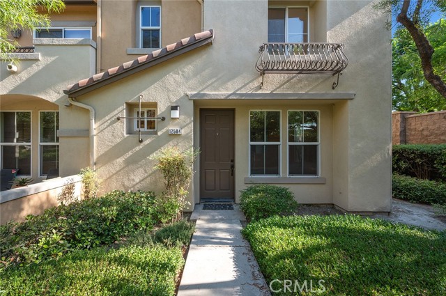 Detail Gallery Image 4 of 59 For 12584 Montaivo Ln, Corona,  CA 91752 - 4 Beds | 2/1 Baths