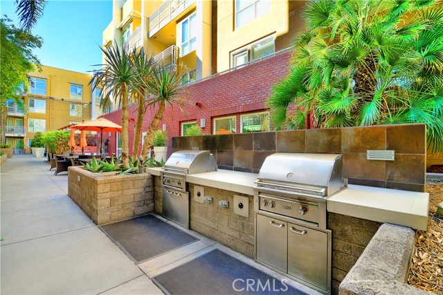 Detail Gallery Image 15 of 27 For 21301 Erwin St #526,  Woodland Hills,  CA 91367 - 1 Beds | 1 Baths