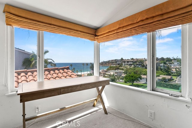 52 EMERALD BAY, Laguna Beach CA: https://media.crmls.org/medias/8d4fdff7-6591-4b76-9e45-d144de674e65.jpg