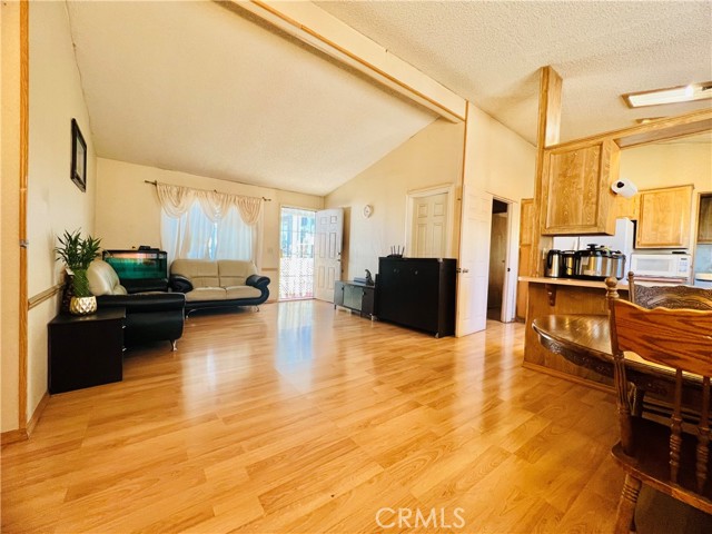 Detail Gallery Image 4 of 52 For 1560 S Otterbein Ave #6,  Rowland Heights,  CA 91748 - 3 Beds | 2 Baths