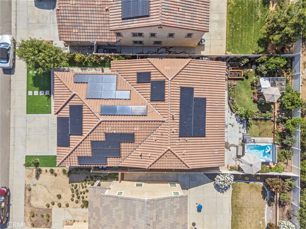 https://media.crmls.org/medias/8d50d4fe-8abd-41b5-82e6-f1b75b7dce53.jpg?preset=X-Large