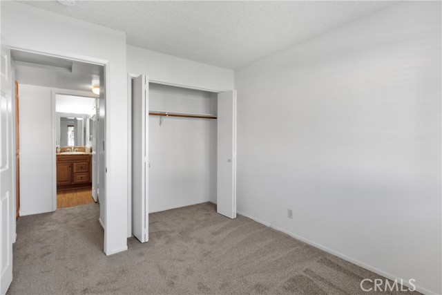 Detail Gallery Image 15 of 22 For 19185 Elm Dr, Apple Valley,  CA 92308 - 2 Beds | 1/1 Baths