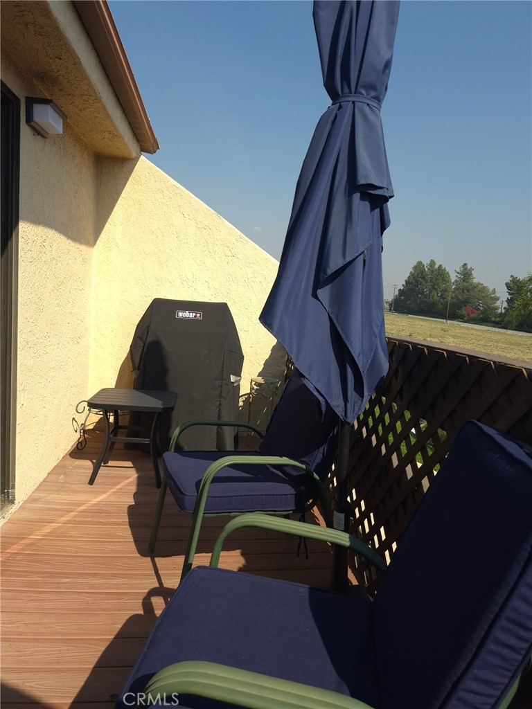 https://media.crmls.org/medias/8d514c5f-716c-427c-97c5-bdc7c52322f5.jpg?preset=X-Large