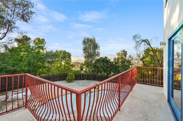 4104 Sea View Drive, Los Angeles CA: https://media.crmls.org/medias/8d518d8c-a91a-4a15-baa3-06490504813b.jpg
