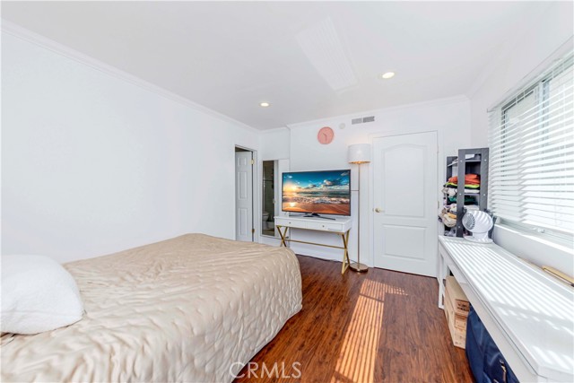 Detail Gallery Image 9 of 32 For 358 S Gramercy Pl #201,  Los Angeles,  CA 90020 - 2 Beds | 2 Baths