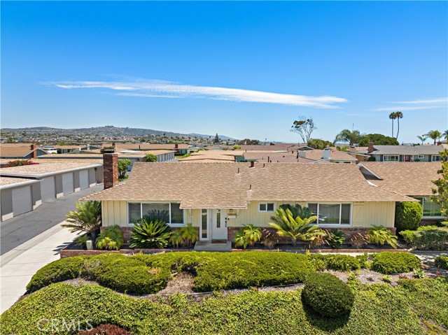 201 Monte Vista, San Clemente CA: https://media.crmls.org/medias/8d52a629-6624-4029-9376-8481e2f6a311.jpg