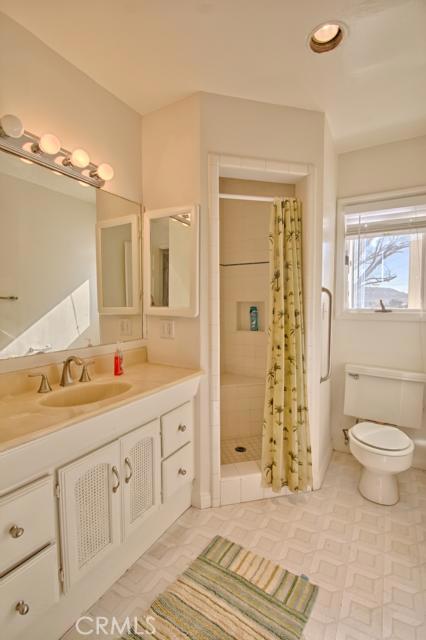 304 Avenue E, Redondo Beach, California 90277, 6 Bedrooms Bedrooms, ,4 BathroomsBathrooms,Residential,Sold,Avenue E,SB13009871