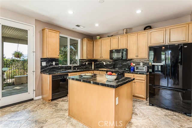 Detail Gallery Image 12 of 28 For 278 Kings Canyon, Beaumont,  CA 92223 - 2 Beds | 2 Baths