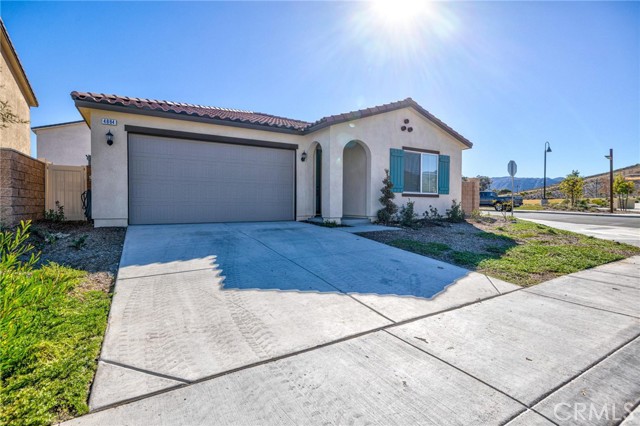 Detail Gallery Image 4 of 58 For 4884 Sicily, Lake Elsinore,  CA 92530 - 3 Beds | 2 Baths