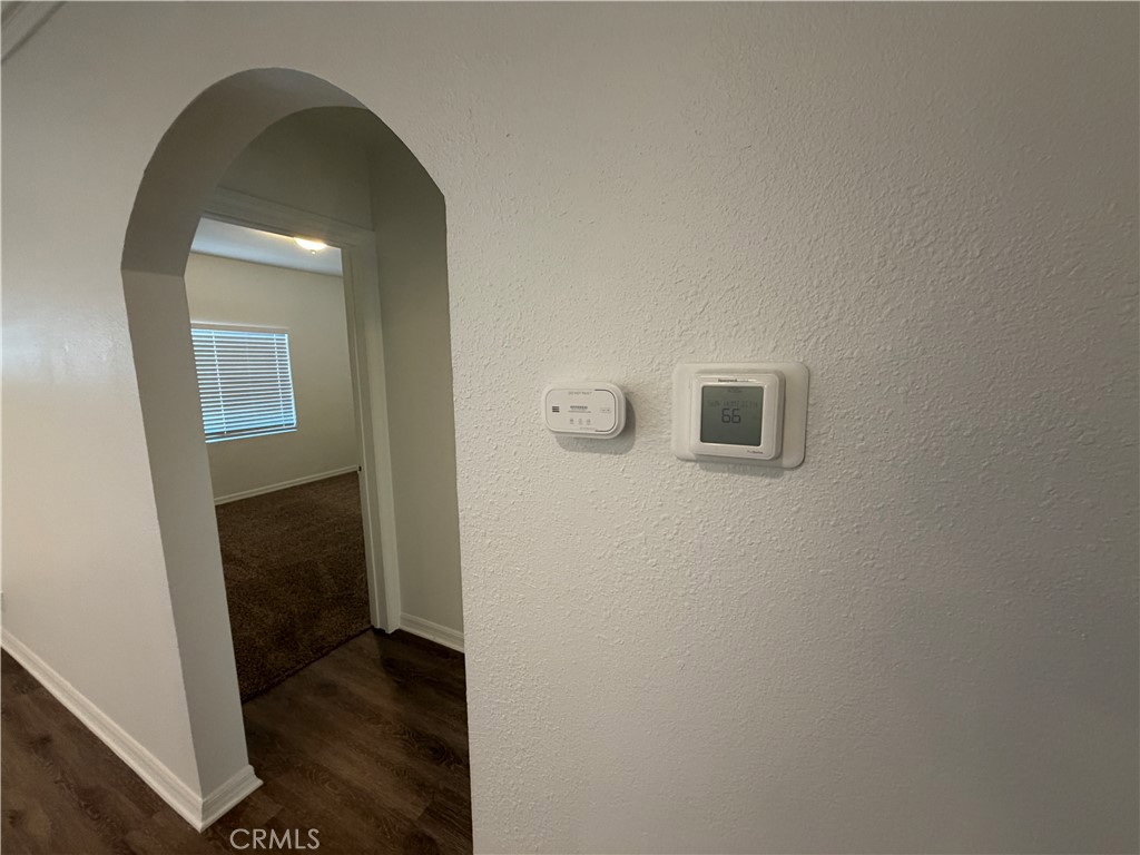 https://media.crmls.org/medias/8d55b86e-27d3-416b-a802-9874a3796aa1.jpg?preset=X-Large
