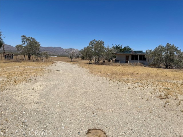 Detail Gallery Image 4 of 14 For 17420 Meridian Rd, Lucerne Valley,  CA 92356 - – Beds | – Baths