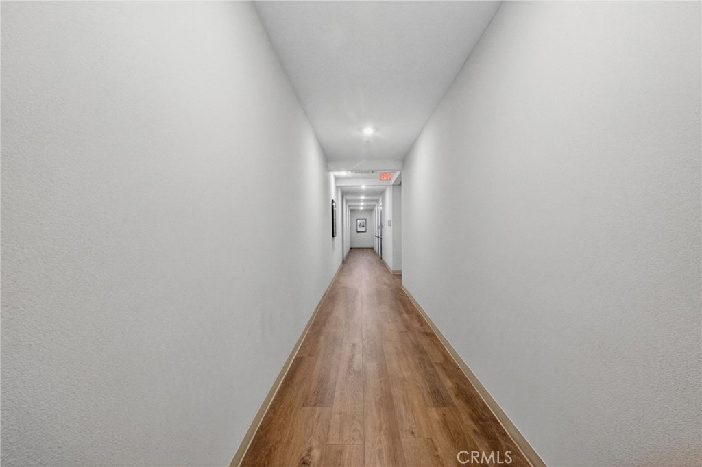 https://media.crmls.org/medias/8d569a46-e5ec-4d22-8eff-ff2034856f14.jpg?preset=X-Large