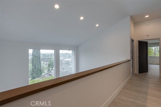 11354 Sunshine Terrace, Studio City CA: https://media.crmls.org/medias/8d572e6b-b547-4e1a-b764-56168330492b.jpg