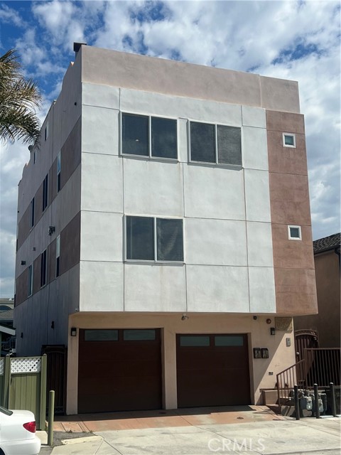 Detail Gallery Image 5 of 19 For 16754 Pacific Coast Hwy #B,  Sunset Beach,  CA 90742 - 3 Beds | 3 Baths