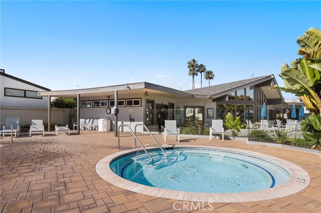Detail Gallery Image 35 of 42 For 252 Mayflower Dr, Newport Beach,  CA 92660 - 2 Beds | 2 Baths