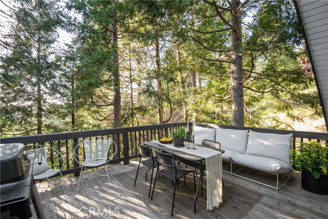 Detail Gallery Image 9 of 29 For 399 Rainier Rd, Lake Arrowhead,  CA 92352 - 3 Beds | 3 Baths