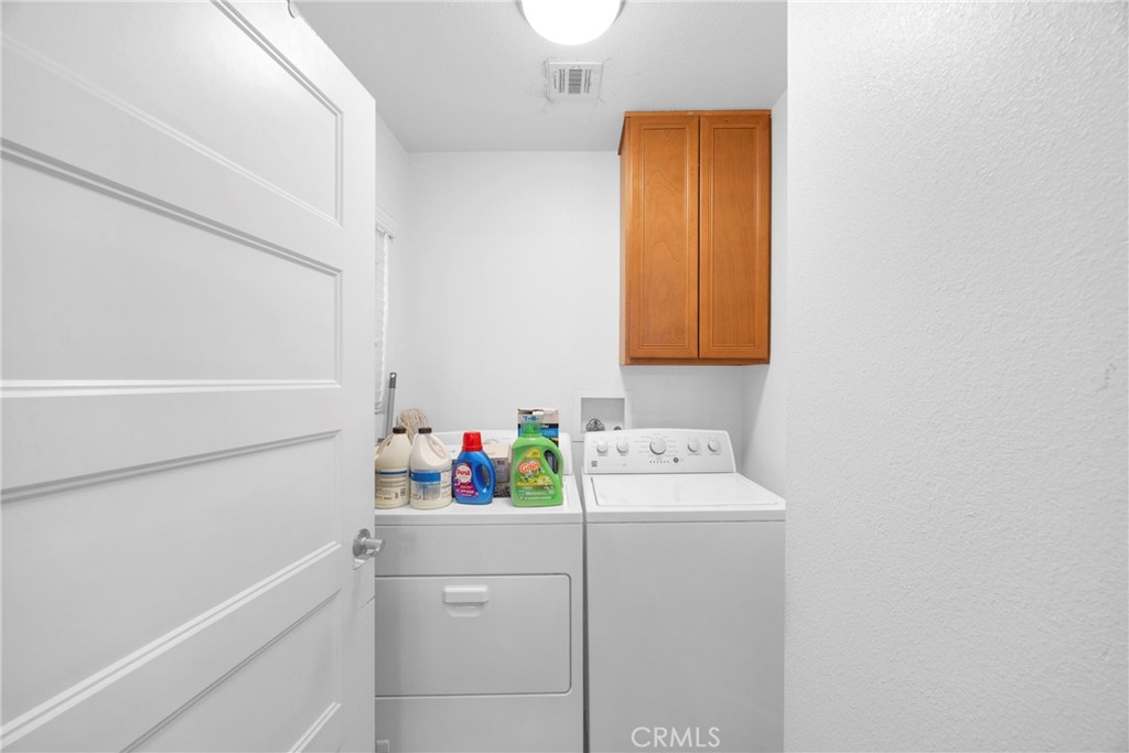 https://media.crmls.org/medias/8d57ff1a-cb8c-4980-8cf5-54872c61be9b.jpg?preset=X-Large