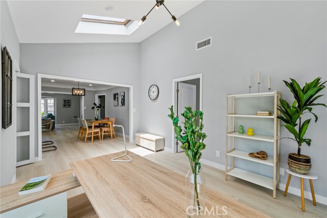 8460 Truxton Avenue, Los Angeles CA: https://media.crmls.org/medias/8d58054e-9e52-45e1-99e9-c57037884f1f.jpg