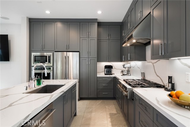 Detail Gallery Image 8 of 45 For 160 Tivoli, Lake Forest,  CA 92630 - 4 Beds | 4/1 Baths