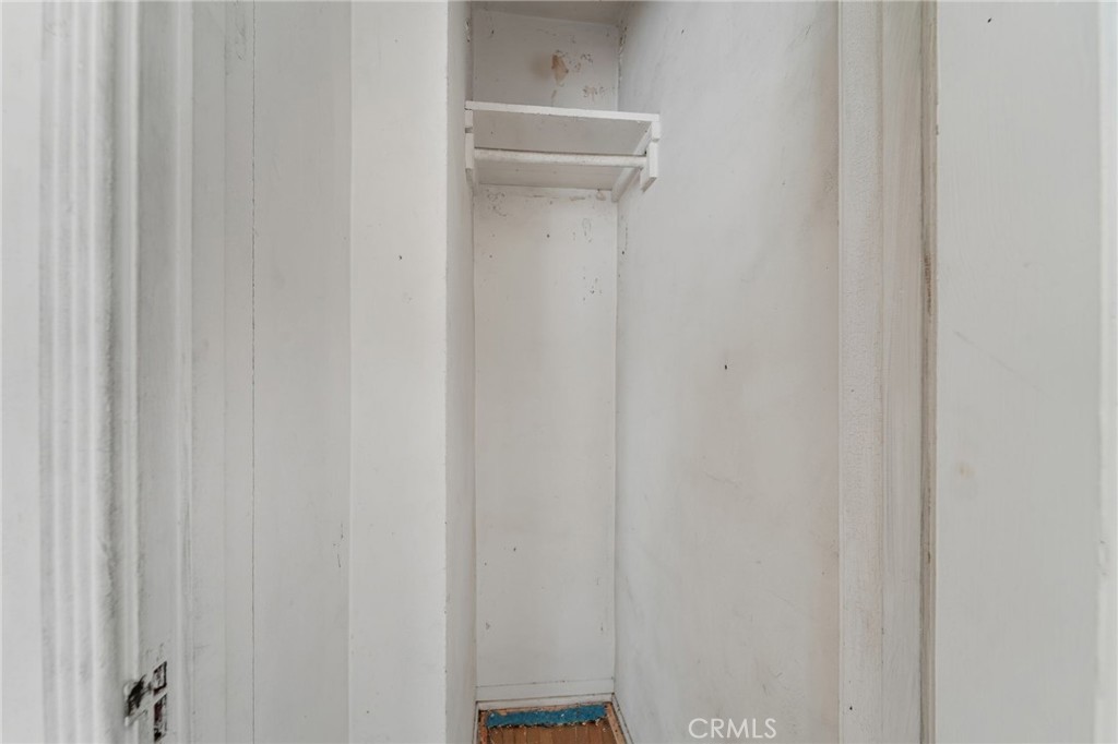 https://media.crmls.org/medias/8d591ed4-4d04-47de-b567-842414264fc7.jpg?preset=X-Large