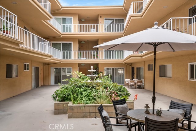 2033 E. 3rd St., Long Beach CA: https://media.crmls.org/medias/8d596b9f-155d-40bb-940c-3ca4bbad6085.jpg