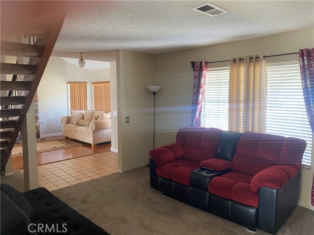 Detail Gallery Image 9 of 58 For 10691 Hill Grass Dr, Moreno Valley,  CA 92557 - 3 Beds | 2/1 Baths