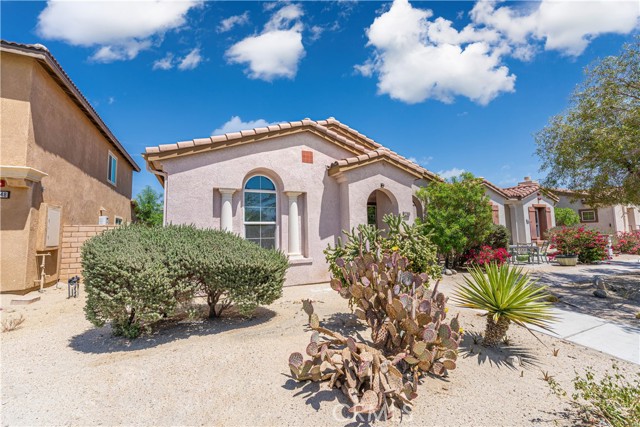 67960 Rio Vista Drive, Cathedral City CA: https://media.crmls.org/medias/8d5a0b0d-0371-4b95-b312-35adfaa83308.jpg