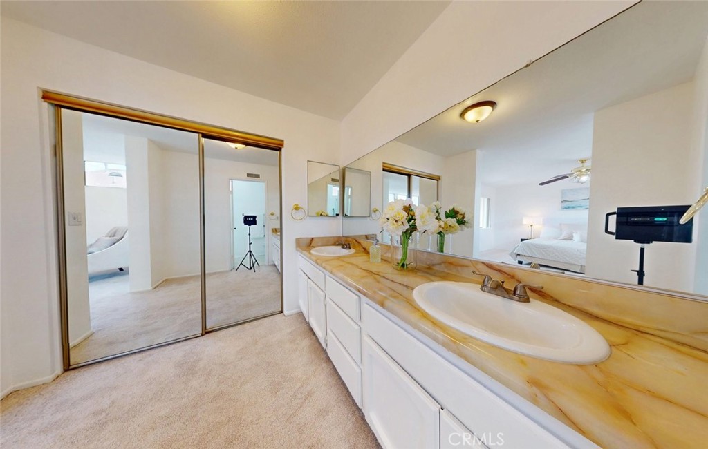 MLS #OC25231492 image #36